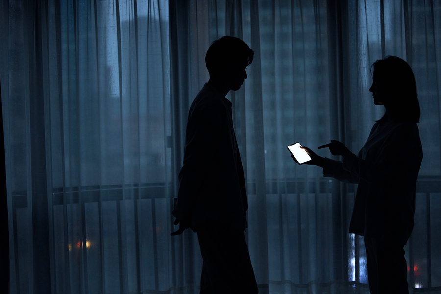 攝圖網(wǎng)_501799260_banner_情侶吵架剪影（非企業(yè)商用）.jpg